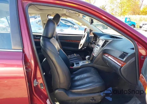 2010 Subaru Legacy 2.5I Limited z USA, uszkodzony, nr VIN 4S3BMBL6XA3224840